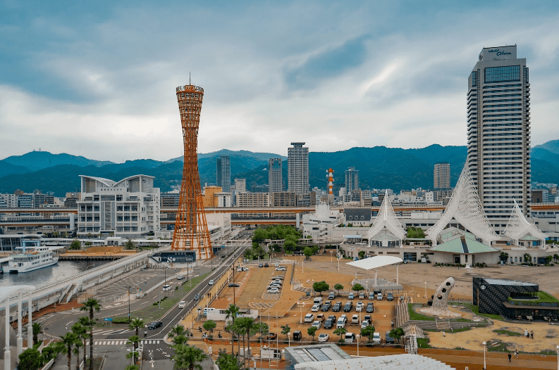 Kansai Travel Blogs 18 Kobe Tourist Attractions, City skyline with tower and mountains